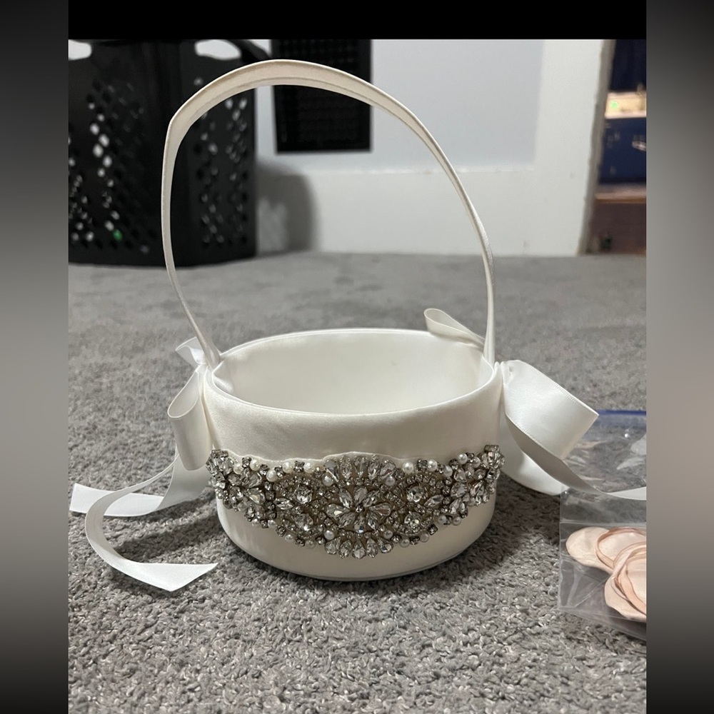 Flower girl basket